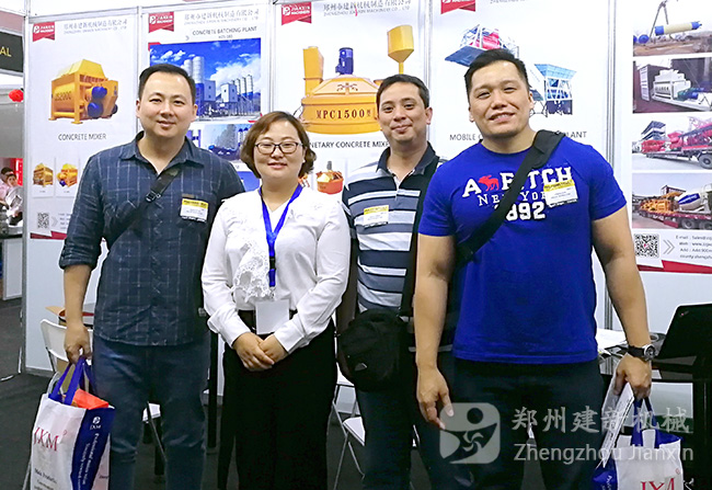 建新機(jī)械多年的菲律賓老客戶，購買了很多混凝土攪拌設(shè)備